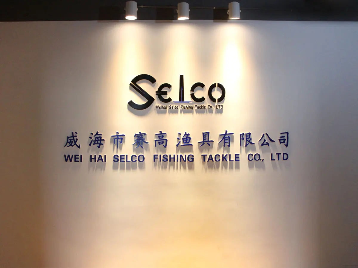 Selco Anti Slip Fish Lip Grabber Portable Fishing Grip Tool with Lanyard and Storage Bag